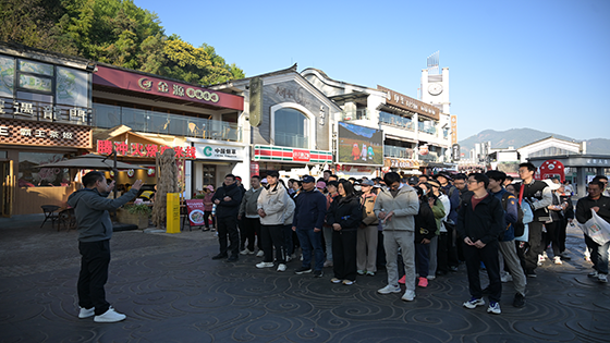 策马扬鞭登高处 同心逐梦迎新春 ——ayx官网“马年迎新春”登山活动圆满落幕